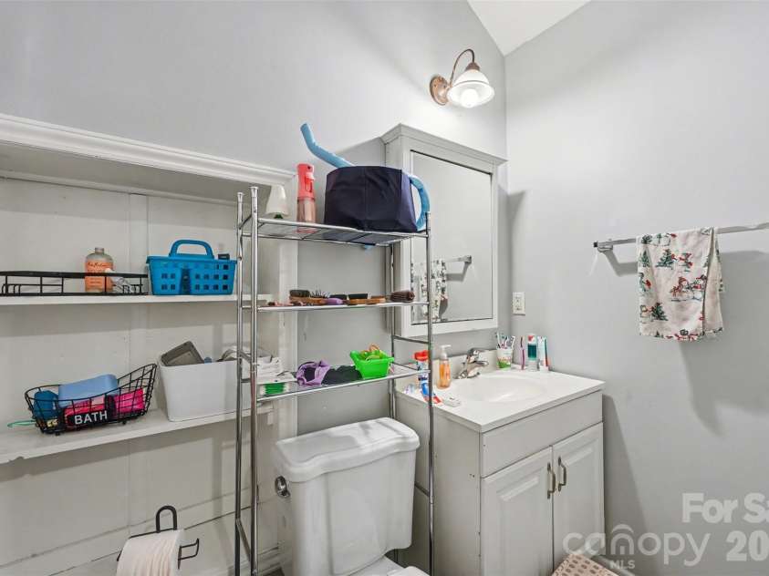 952 Hickory Stick Drive, Fort Mill, SC 29715.  MLS# CAR4373728, YatesRealty ID 15063. 