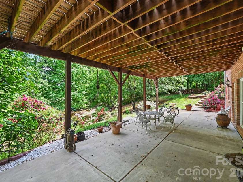 952 Hickory Stick Drive, Fort Mill, SC 29715.  MLS# CAR4373728, YatesRealty ID 15063. 