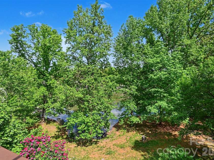 952 Hickory Stick Drive, Fort Mill, SC 29715.  MLS# CAR4373728, YatesRealty ID 15063. 