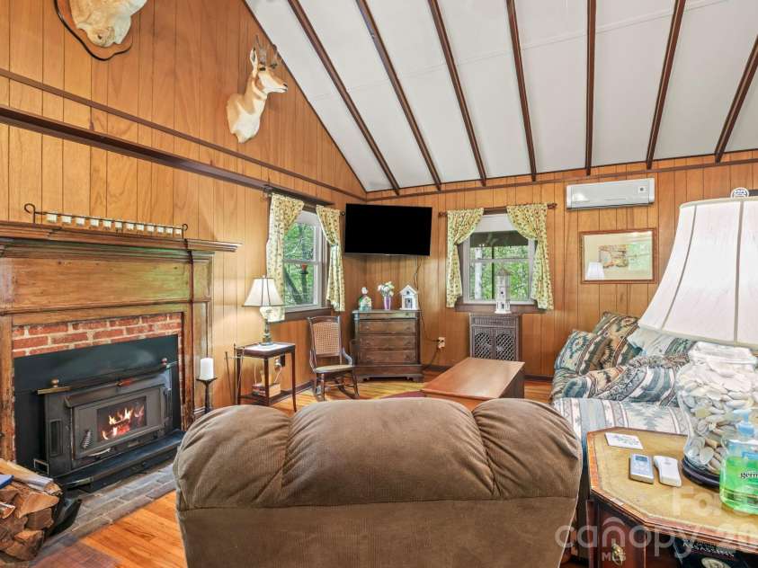 80 Corbin Hills Drive, Franklin, NC 28734.  MLS# CAR4373570, YatesRealty ID 15064. 