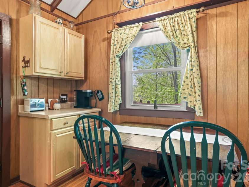 80 Corbin Hills Drive, Franklin, NC 28734.  MLS# CAR4373570, YatesRealty ID 15064. 