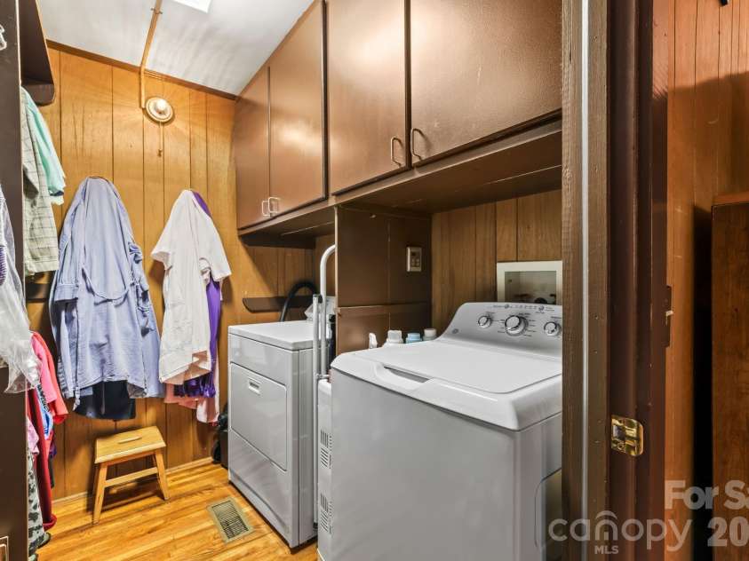 80 Corbin Hills Drive, Franklin, NC 28734.  MLS# CAR4373570, YatesRealty ID 15064. 