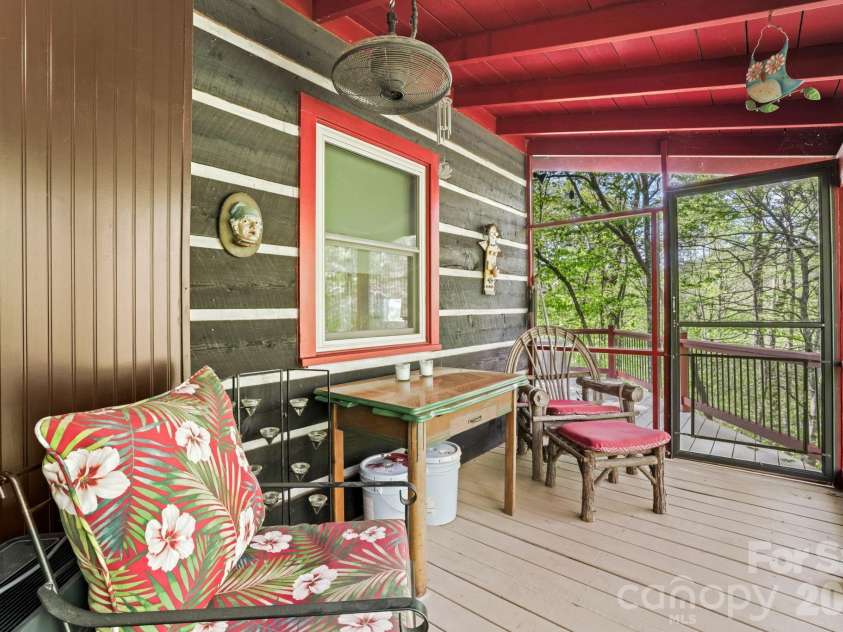80 Corbin Hills Drive, Franklin, NC 28734.  MLS# CAR4373570, YatesRealty ID 15064. 