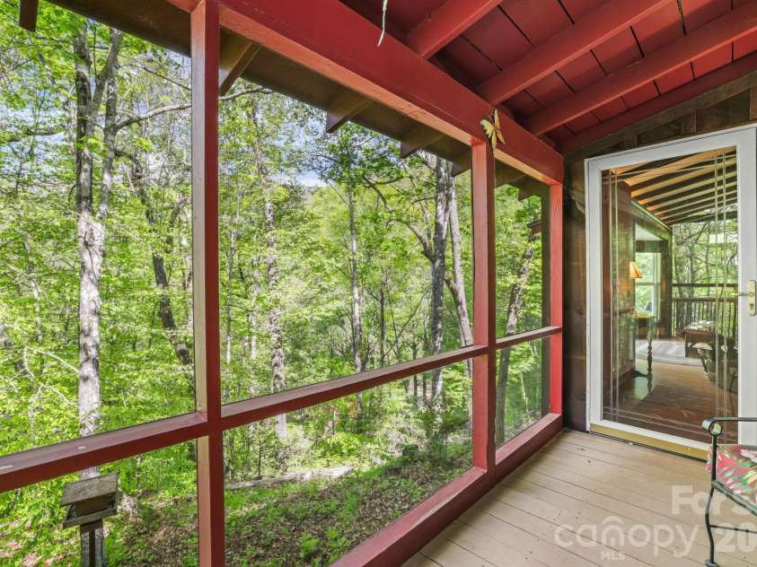 80 Corbin Hills Drive, Franklin, NC 28734.  MLS# CAR4373570, YatesRealty ID 15064. 