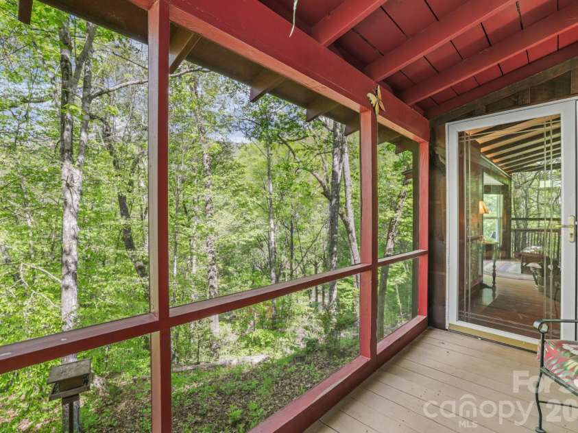 80 Corbin Hills Drive, Franklin, NC 28734.  MLS# CAR4373570, YatesRealty ID 15064. 
