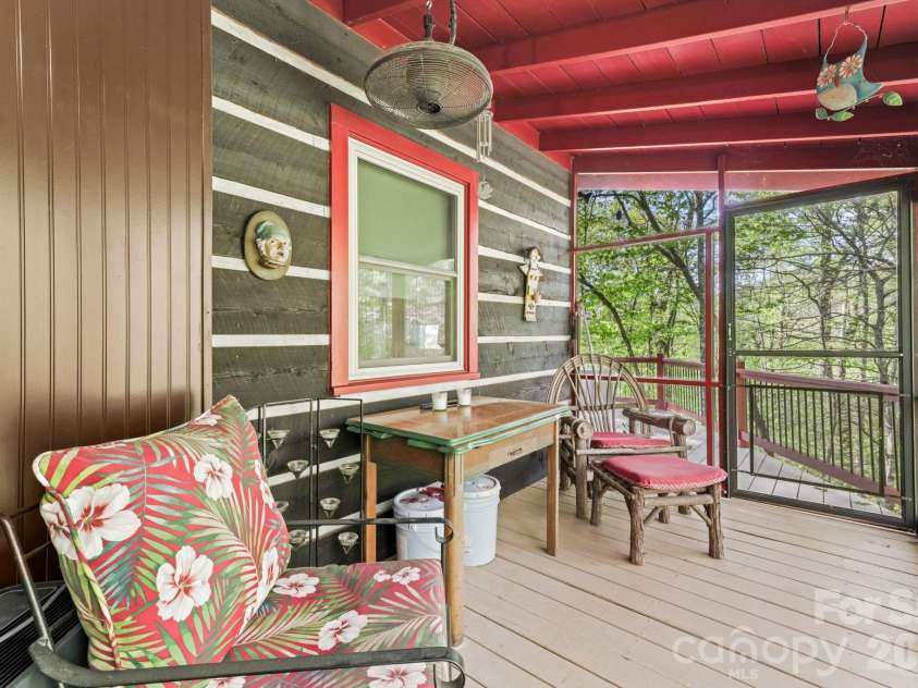 80 Corbin Hills Drive, Franklin, NC 28734.  MLS# CAR4373570, YatesRealty ID 15064. 