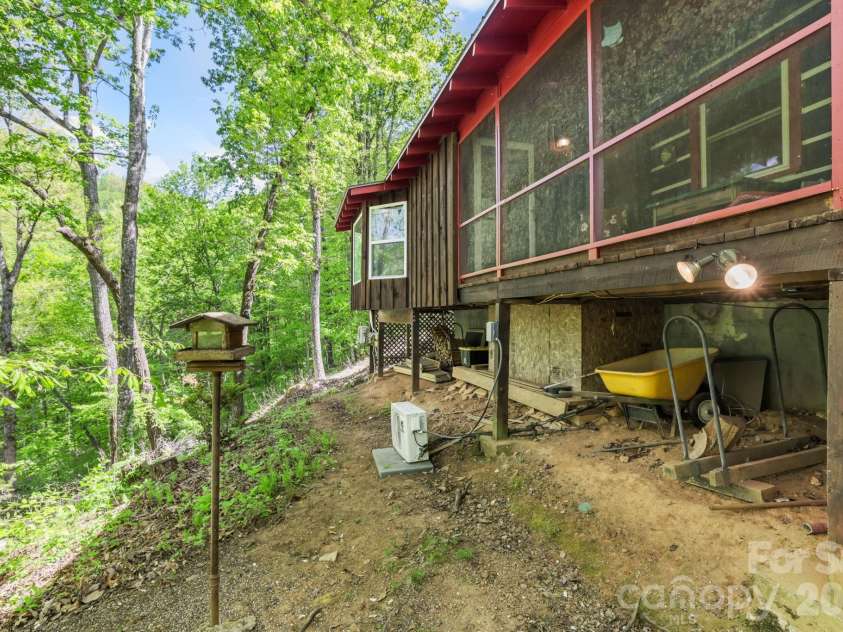80 Corbin Hills Drive, Franklin, NC 28734.  MLS# CAR4373570, YatesRealty ID 15064. 
