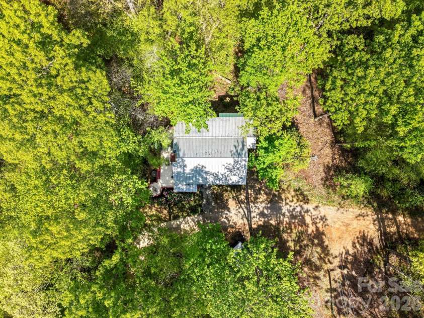 80 Corbin Hills Drive, Franklin, NC 28734.  MLS# CAR4373570, YatesRealty ID 15064. 