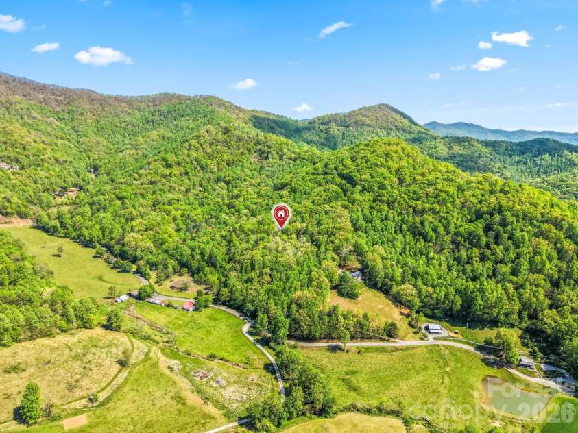 80 Corbin Hills Drive, Franklin, NC 28734.  MLS# CAR4373570, YatesRealty ID 15064. 