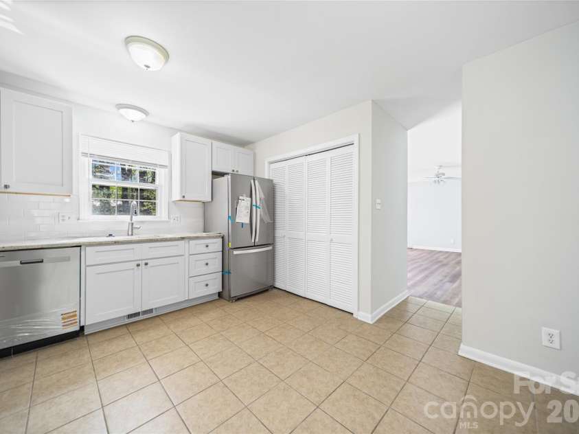 3065 Devonshire Drive, Rock Hill, SC 29732.  MLS# CAR4364433, YatesRealty ID 15065. Kitchen
