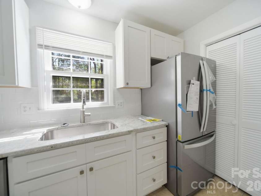 3065 Devonshire Drive, Rock Hill, SC 29732.  MLS# CAR4364433, YatesRealty ID 15065. Kitchen