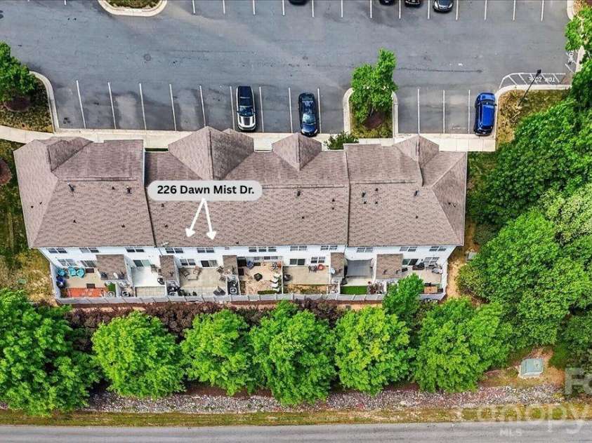 226 Dawn Mist Lane, Fort Mill, SC 29708.  MLS# CAR4369193, YatesRealty ID 15066. 