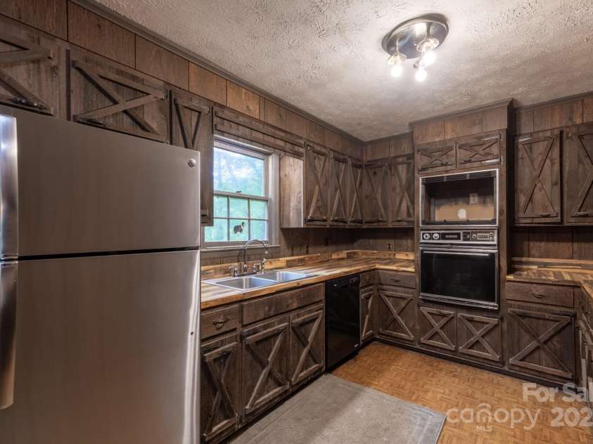 2610 Indian Grave Road, Lenoir, NC 28645.  MLS# CAR4240196, YatesRealty ID 15066. 