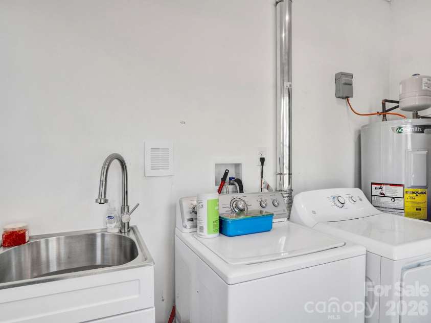 208 Hough Street, Monroe, NC 28112.  MLS# CAR4366398, YatesRealty ID 15067. 
