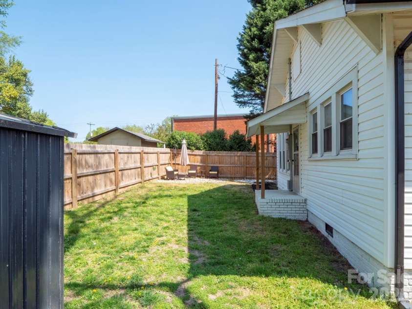 208 Hough Street, Monroe, NC 28112.  MLS# CAR4366398, YatesRealty ID 15067. 