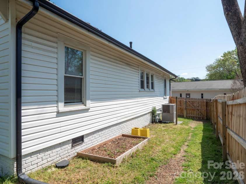 208 Hough Street, Monroe, NC 28112.  MLS# CAR4366398, YatesRealty ID 15067. 