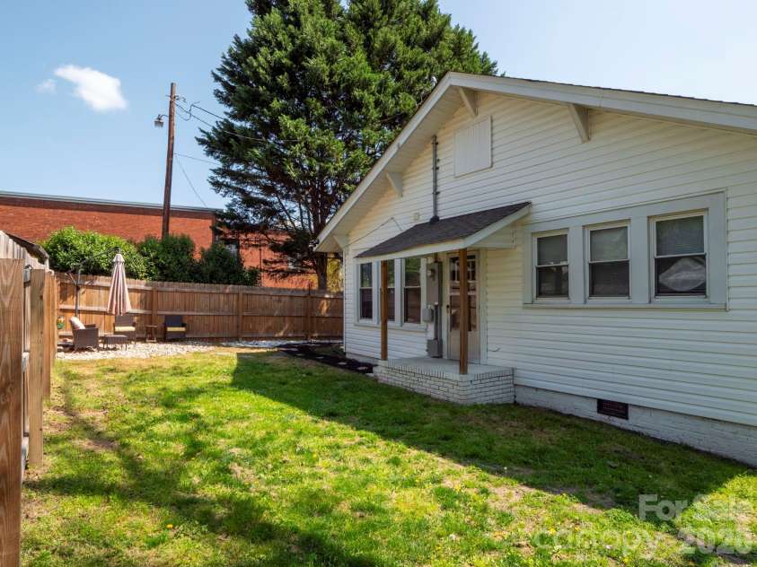 208 Hough Street, Monroe, NC 28112.  MLS# CAR4366398, YatesRealty ID 15067. 