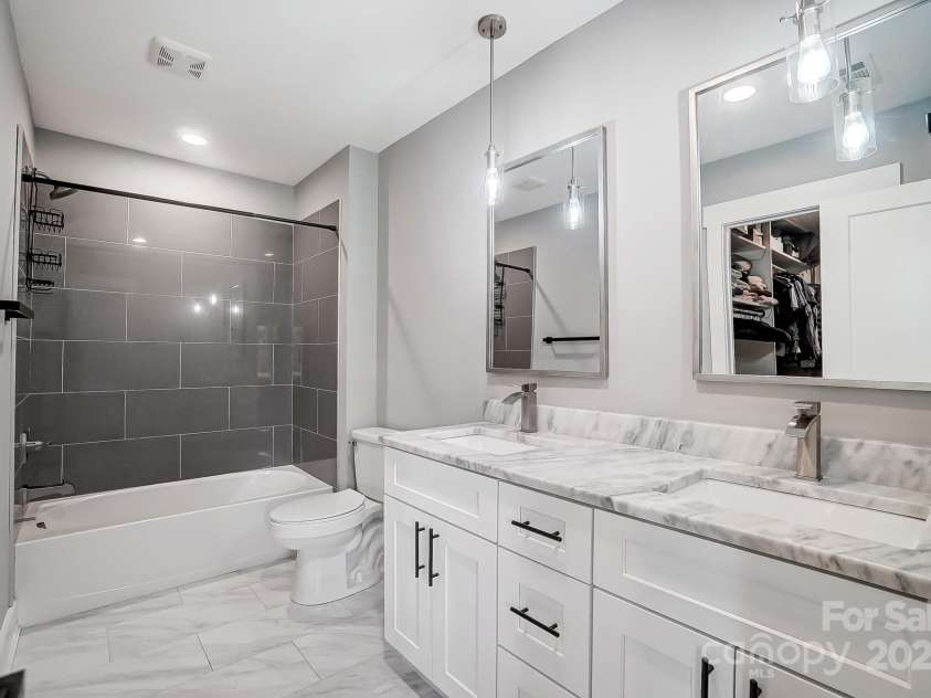 3612 Cobbleridge Drive, Charlotte, NC 28215.  MLS# CAR4245091, YatesRealty ID 15067. 