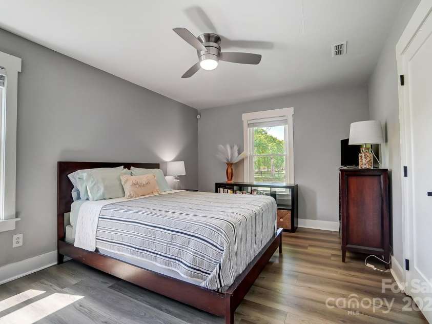 3612 Cobbleridge Drive, Charlotte, NC 28215.  MLS# CAR4245091, YatesRealty ID 15067. 