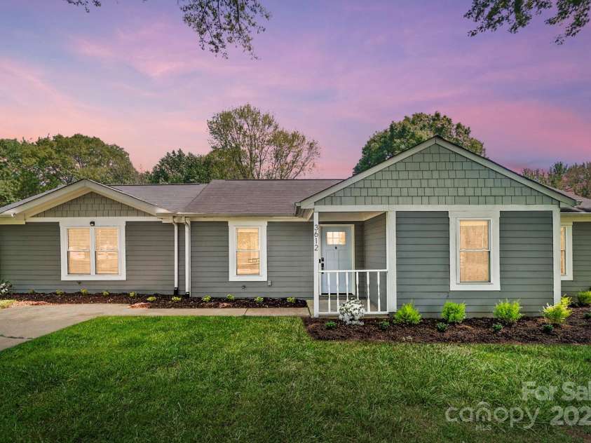 3612 Cobbleridge Drive, Charlotte, NC 28215.  MLS# CAR4245091, YatesRealty ID 15067. 