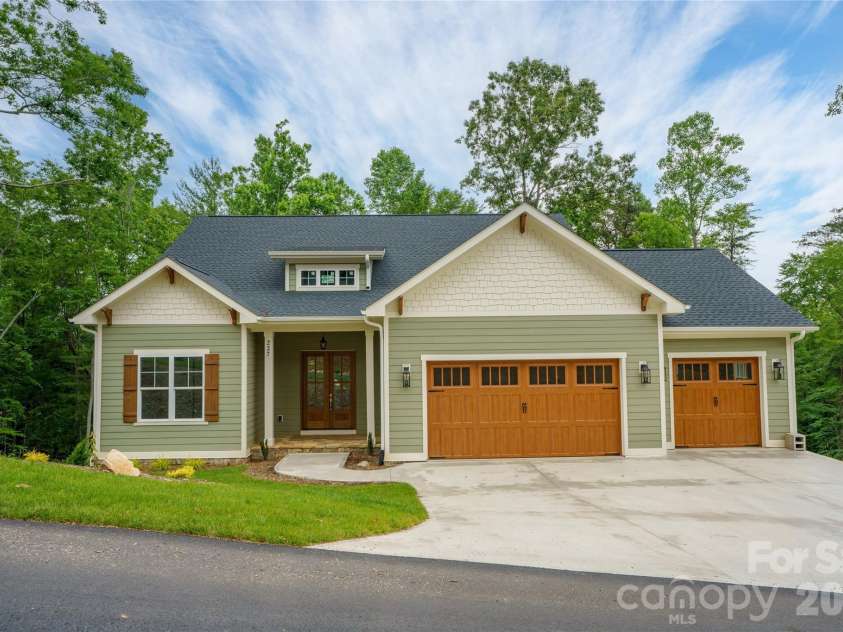 227 Northview Drive, Hendersonville, NC 28791.  MLS# CAR4359426, YatesRealty ID 15068. Front of home