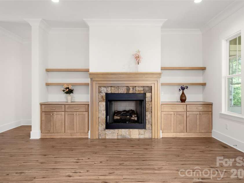 227 Northview Drive, Hendersonville, NC 28791.  MLS# CAR4359426, YatesRealty ID 15068. Great room