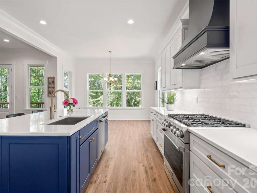 227 Northview Drive, Hendersonville, NC 28791.  MLS# CAR4359426, YatesRealty ID 15068. Kitchen