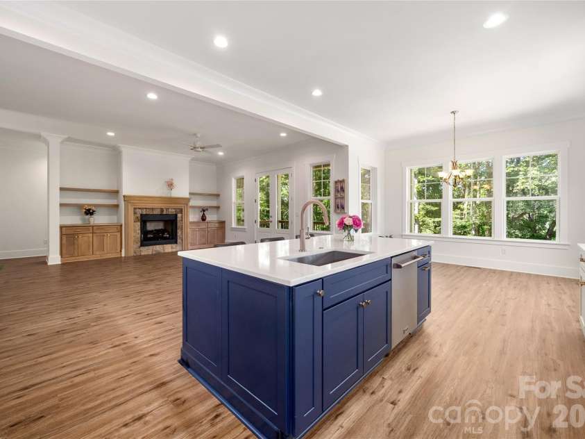 227 Northview Drive, Hendersonville, NC 28791.  MLS# CAR4359426, YatesRealty ID 15068. Kitchen
