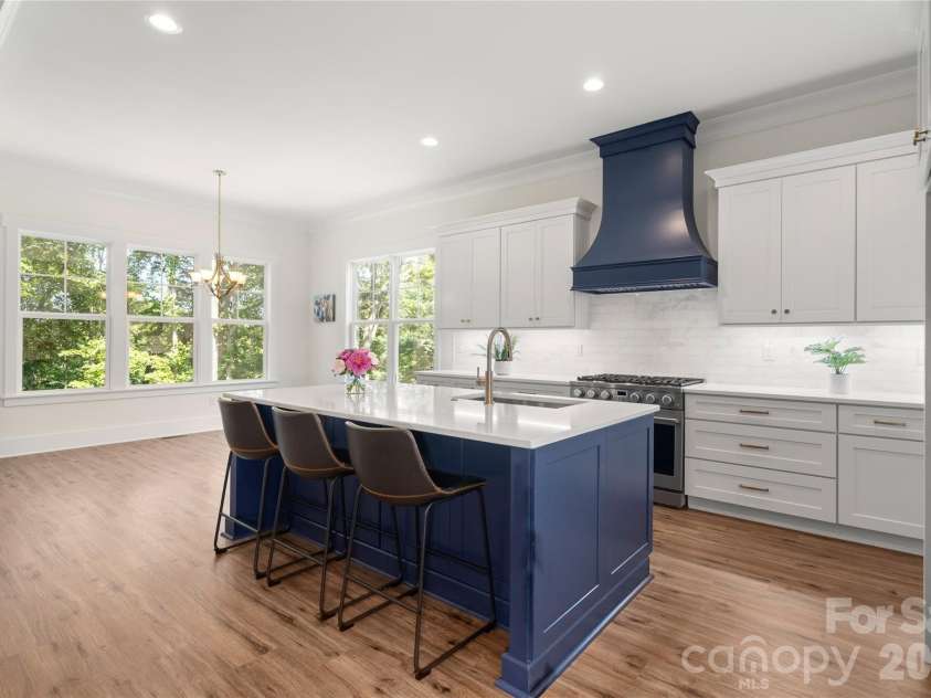 227 Northview Drive, Hendersonville, NC 28791.  MLS# CAR4359426, YatesRealty ID 15068. Kitchen & dining