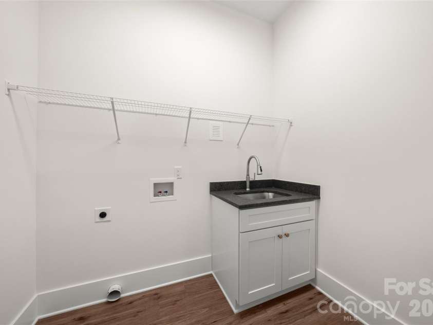 227 Northview Drive, Hendersonville, NC 28791.  MLS# CAR4359426, YatesRealty ID 15068. Laundry