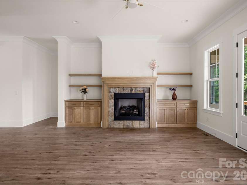 227 Northview Drive, Hendersonville, NC 28791.  MLS# CAR4359426, YatesRealty ID 15068. Living room