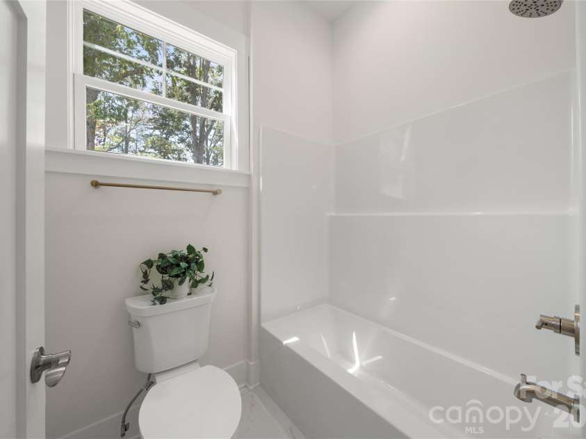 227 Northview Drive, Hendersonville, NC 28791.  MLS# CAR4359426, YatesRealty ID 15068. SECOND primary main-level suite bathroom