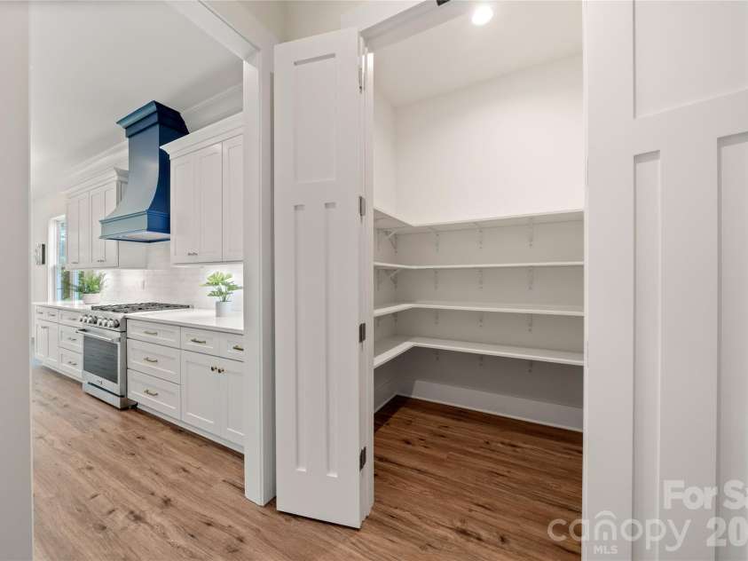 227 Northview Drive, Hendersonville, NC 28791.  MLS# CAR4359426, YatesRealty ID 15068. Walk-in pantry