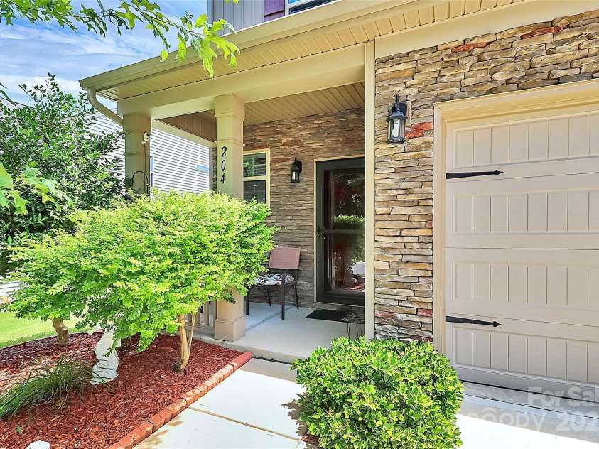 204 Kingston Drive, Mount Holly, NC 28120.  MLS# CAR4280929, YatesRealty ID 1507. 