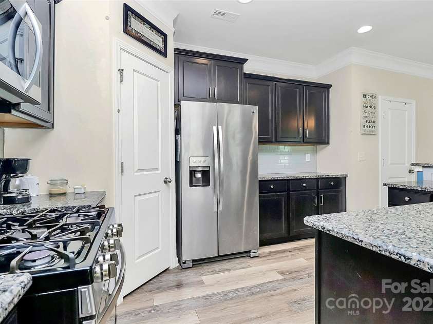 204 Kingston Drive, Mount Holly, NC 28120.  MLS# CAR4280929, YatesRealty ID 1507. 