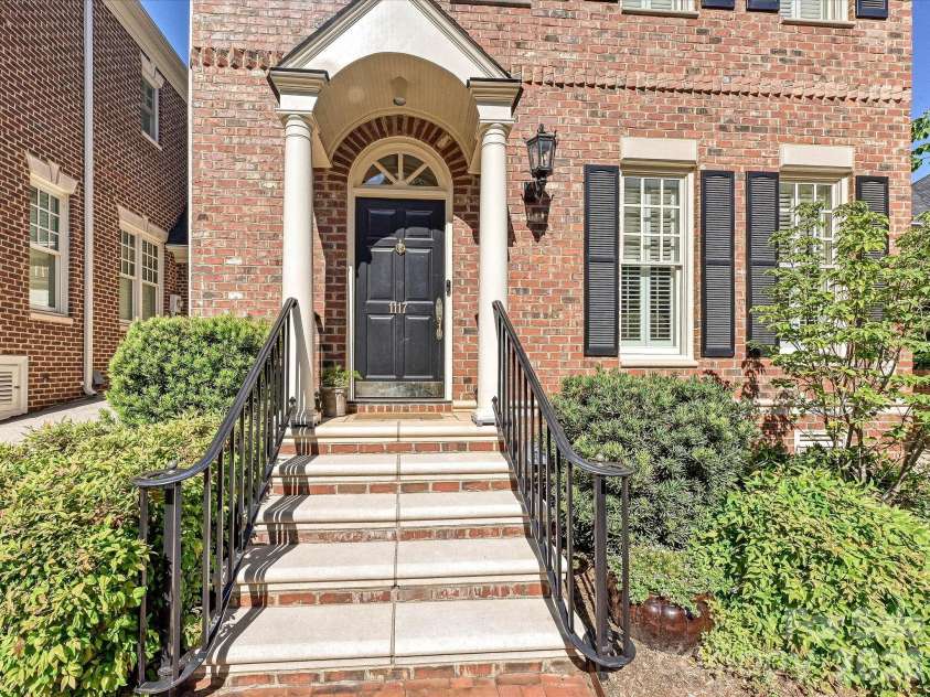1117 Dilworth Crescent Row, Charlotte, NC 28203.  MLS# CAR4373018, YatesRealty ID 15070. 