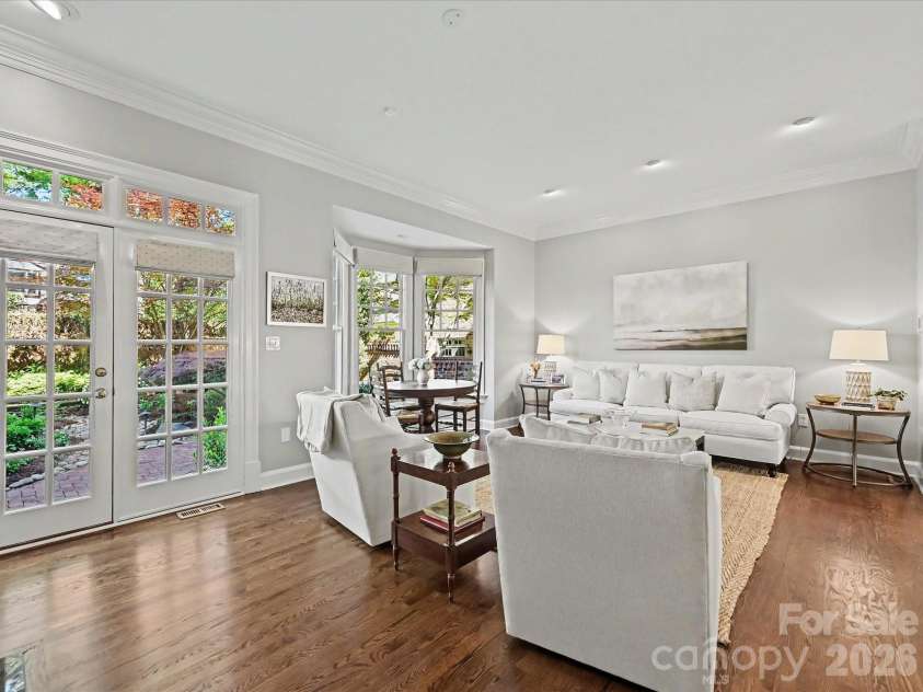 1117 Dilworth Crescent Row, Charlotte, NC 28203.  MLS# CAR4373018, YatesRealty ID 15070. 