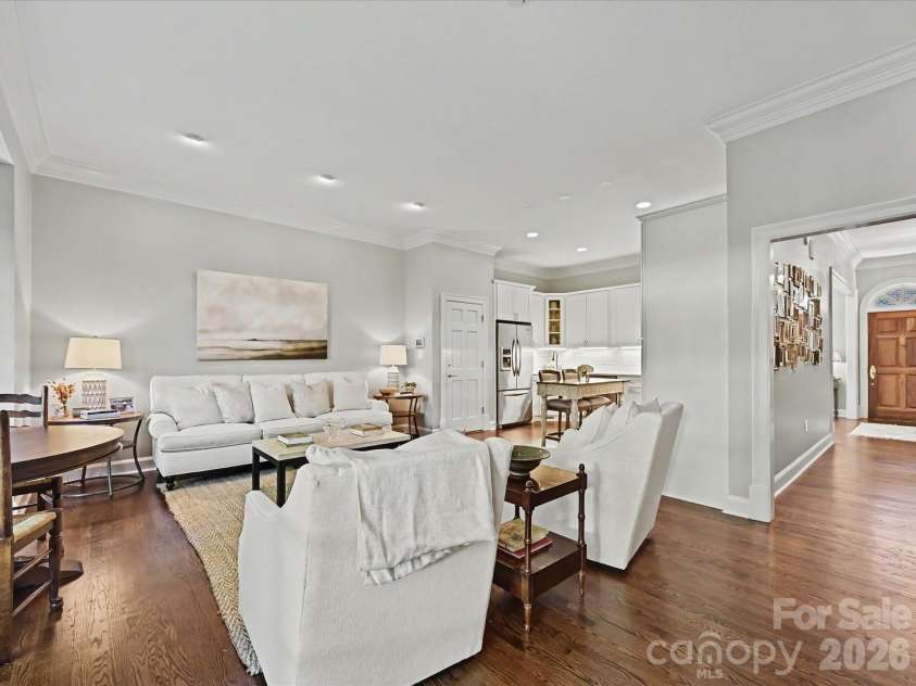 1117 Dilworth Crescent Row, Charlotte, NC 28203.  MLS# CAR4373018, YatesRealty ID 15070. 