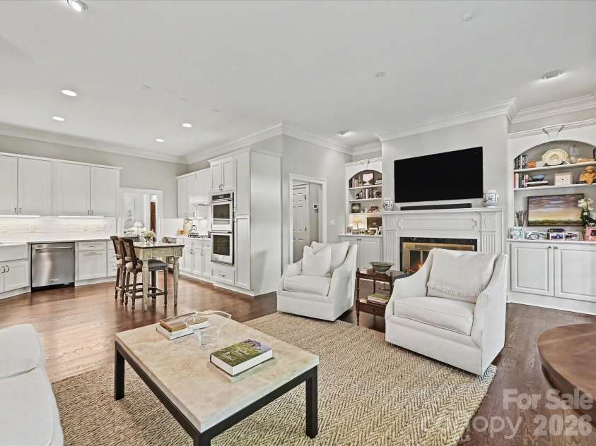1117 Dilworth Crescent Row, Charlotte, NC 28203.  MLS# CAR4373018, YatesRealty ID 15070. 
