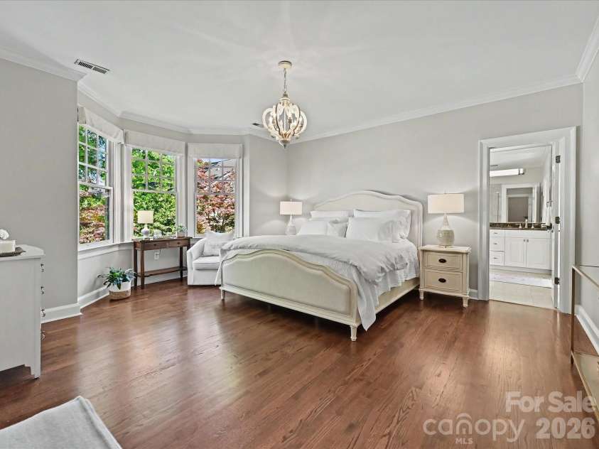1117 Dilworth Crescent Row, Charlotte, NC 28203.  MLS# CAR4373018, YatesRealty ID 15070. 