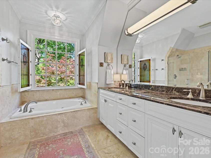 1117 Dilworth Crescent Row, Charlotte, NC 28203.  MLS# CAR4373018, YatesRealty ID 15070. 