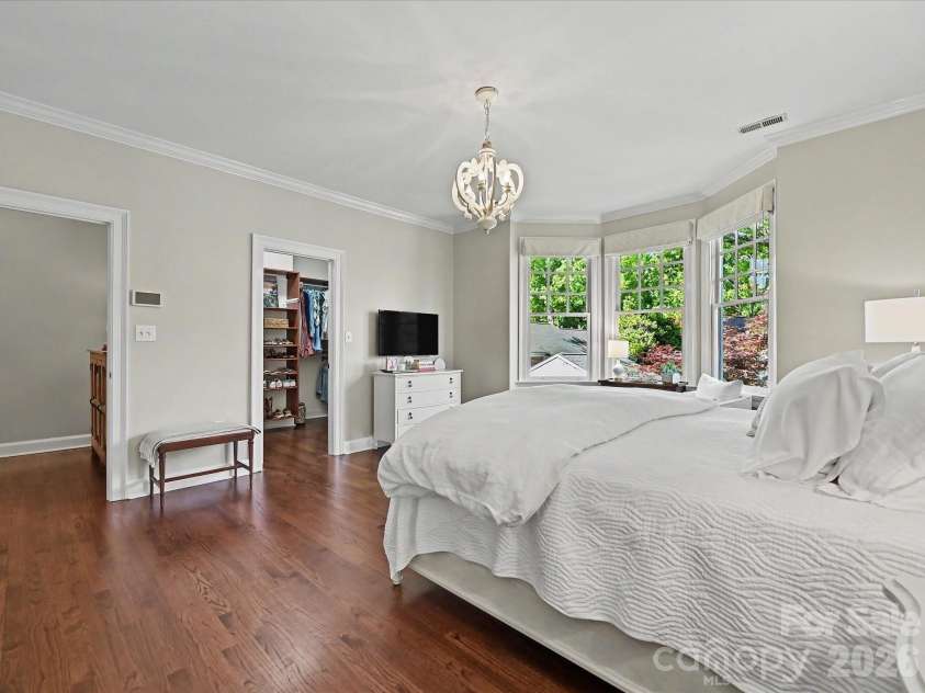 1117 Dilworth Crescent Row, Charlotte, NC 28203.  MLS# CAR4373018, YatesRealty ID 15070. 