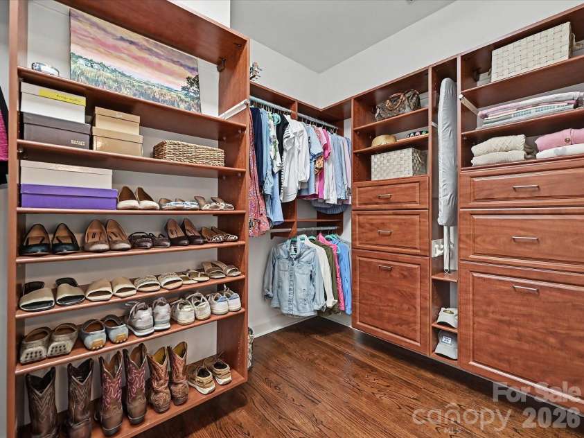 1117 Dilworth Crescent Row, Charlotte, NC 28203.  MLS# CAR4373018, YatesRealty ID 15070. 