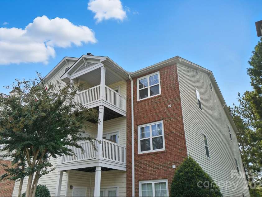 10526 Hill Point Court, Charlotte, NC 28262.  MLS# CAR4303710, YatesRealty ID 15071. 