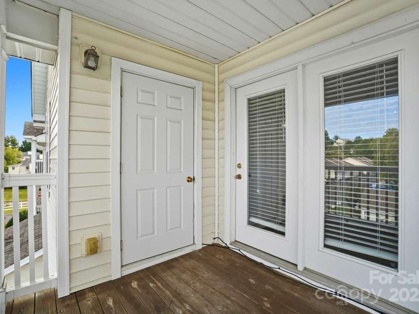 10526 Hill Point Court, Charlotte, NC 28262.  MLS# CAR4303710, YatesRealty ID 15071. 