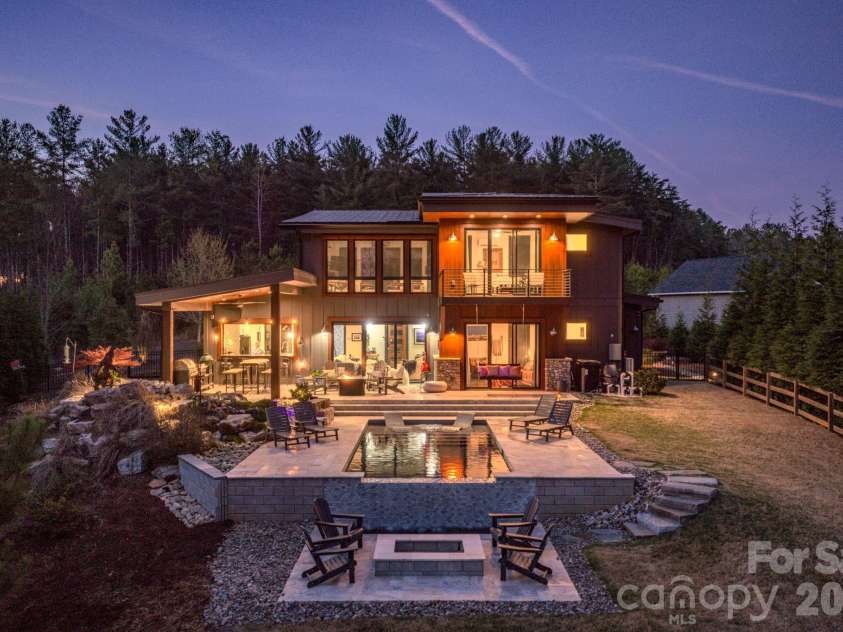 2063 W Bluewater Drive, Morganton, NC 28655.  MLS# CAR4360898, YatesRealty ID 15073. 