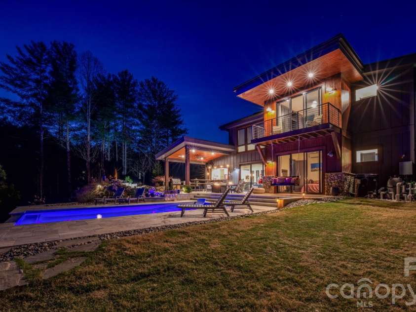 2063 W Bluewater Drive, Morganton, NC 28655.  MLS# CAR4360898, YatesRealty ID 15073. 