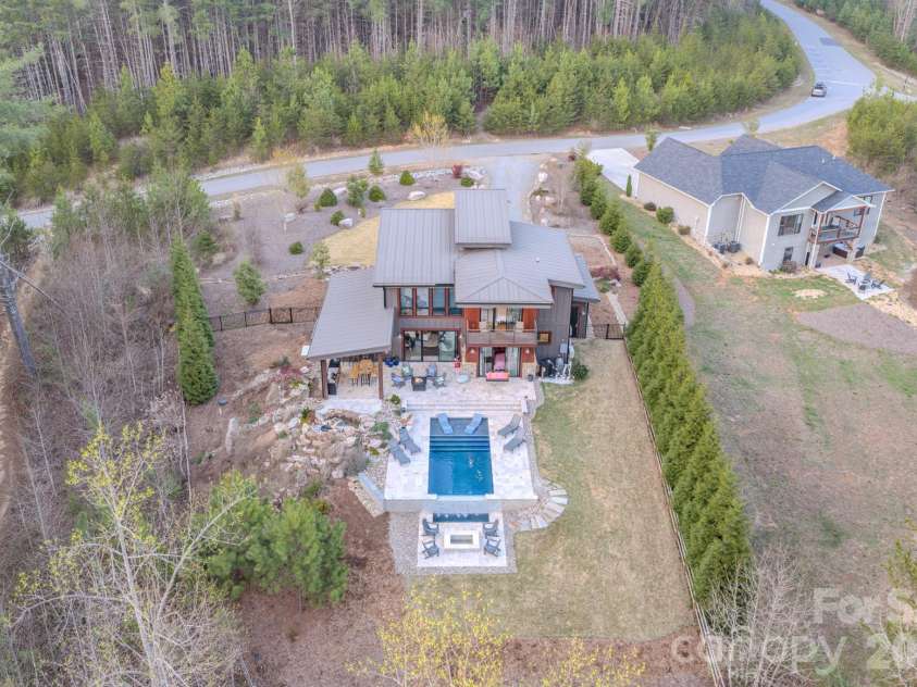 2063 W Bluewater Drive, Morganton, NC 28655.  MLS# CAR4360898, YatesRealty ID 15073. 