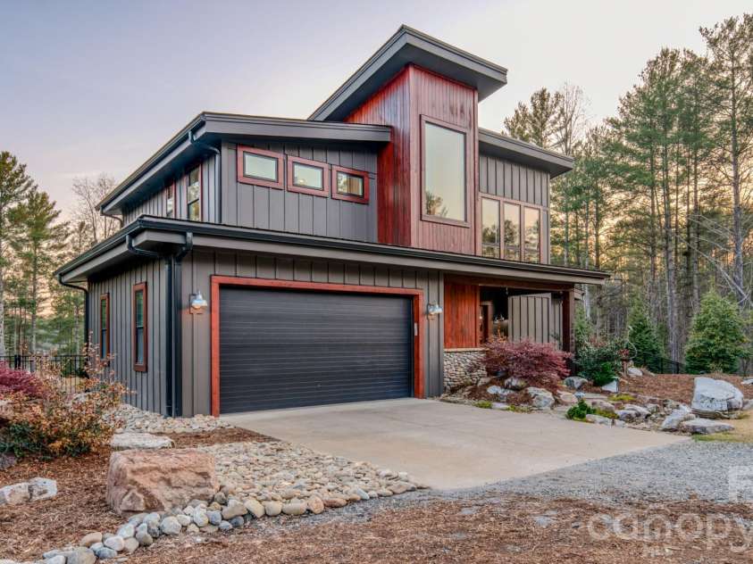 2063 W Bluewater Drive, Morganton, NC 28655.  MLS# CAR4360898, YatesRealty ID 15073. 