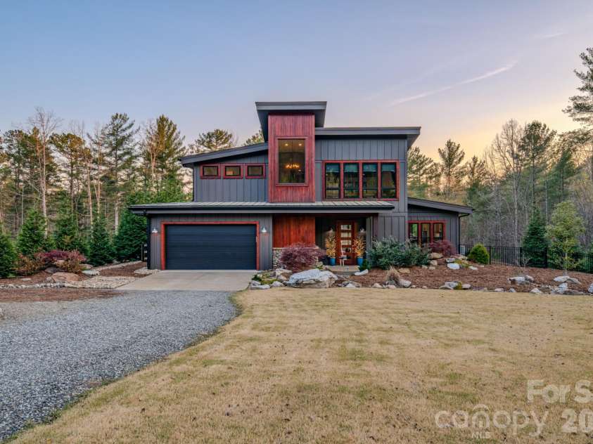 2063 W Bluewater Drive, Morganton, NC 28655.  MLS# CAR4360898, YatesRealty ID 15073. 
